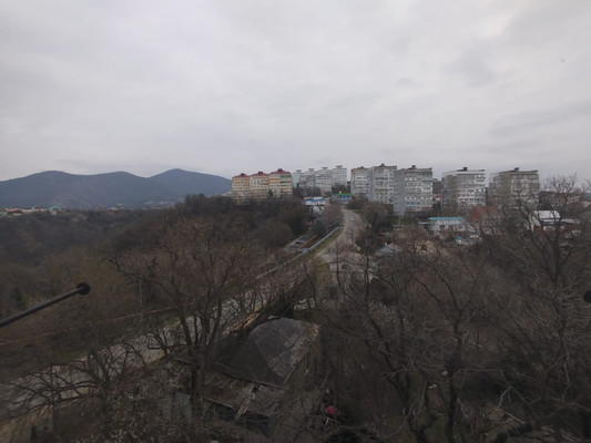 Продам трехкомнатную (3-комн.) квартиру, Звездная ул, 14, Туапсе г