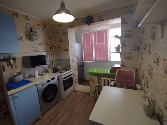 Продам трехкомнатную (3-комн.) квартиру, Звездная ул, 14, Туапсе г