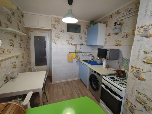 Продам трехкомнатную (3-комн.) квартиру, Звездная ул, 14, Туапсе г