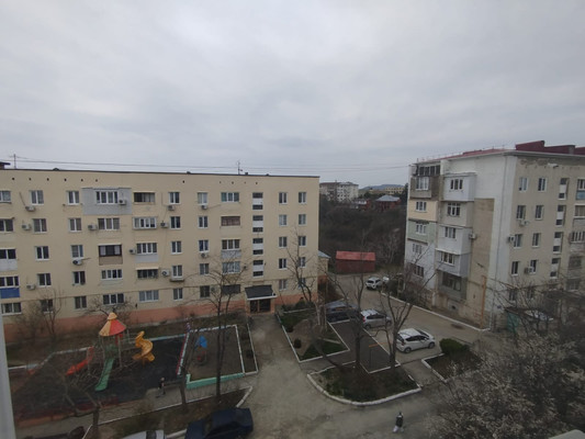 Продам трехкомнатную (3-комн.) квартиру, Звездная ул, 14, Туапсе г