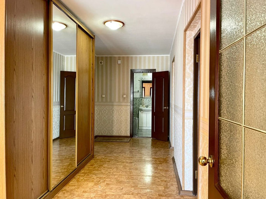 Продам двухкомнатную (2-комн.) квартиру, Байкальская ул, 3421, Иркутск г