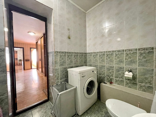 Продам двухкомнатную (2-комн.) квартиру, Байкальская ул, 3421, Иркутск г