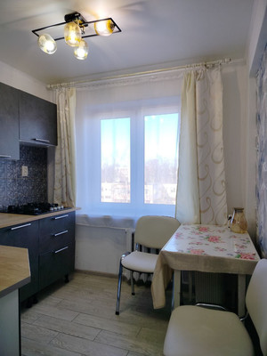 Продам двухкомнатную (2-комн.) квартиру, Попова ул, 14/32, Великий Новгород г