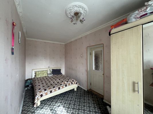 Продам двухкомнатную (2-комн.) квартиру, Кирова пр-кт, 18, Симферополь г