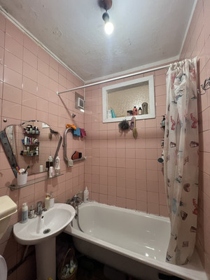 Продам двухкомнатную (2-комн.) квартиру, Кирова пр-кт, 18, Симферополь г