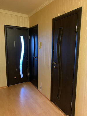 Продам трехкомнатную (3-комн.) квартиру, Школьная ул, 7, Бугры п
