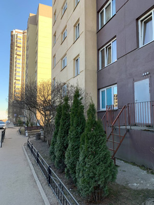 Продам трехкомнатную (3-комн.) квартиру, Школьная ул, 7, Бугры п