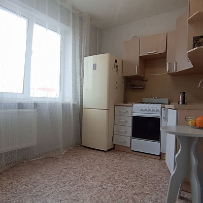 Продам однокомнатную (1-комн.) квартиру, Большая Санкт-Петербургская ул, 106к4, Великий Новгород г