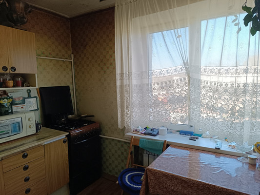 Продам двухкомнатную (2-комн.) квартиру, Тургенева ул, 14а, Симферополь г