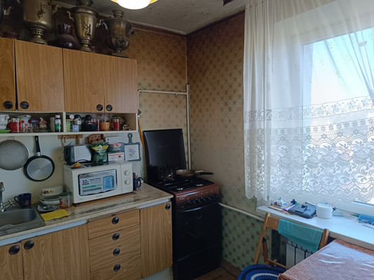 Продам двухкомнатную (2-комн.) квартиру, Тургенева ул, 14а, Симферополь г