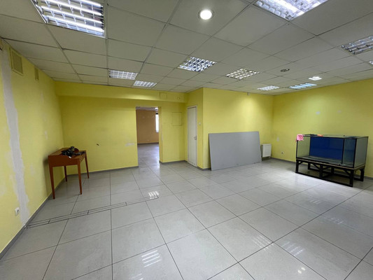 Продам коммерческое помещение 82,2 м2, Гайдара ул, 155, Калининград г