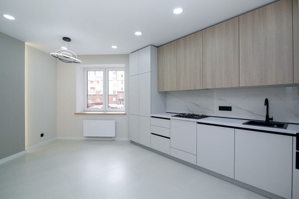 Продам трехкомнатную (3-комн.) квартиру, Невская ул, 192к1, Калининград г