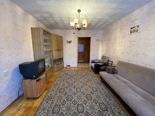 Продам трехкомнатную (3-комн.) квартиру, Школьная ул, 16, Воткинск г