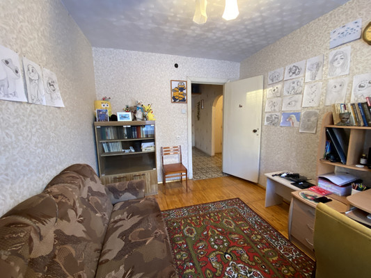 Продам трехкомнатную (3-комн.) квартиру, Школьная ул, 16, Воткинск г