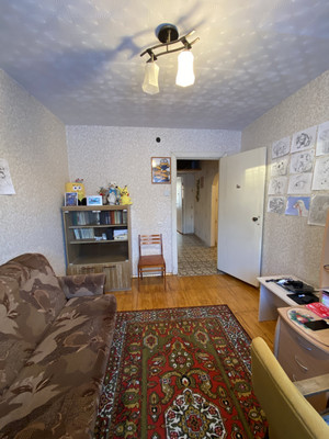 Продам трехкомнатную (3-комн.) квартиру, Школьная ул, 16, Воткинск г