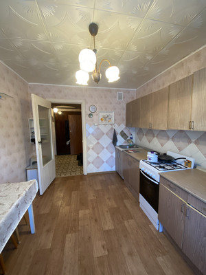 Продам трехкомнатную (3-комн.) квартиру, Школьная ул, 16, Воткинск г