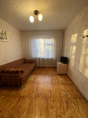 Продам трехкомнатную (3-комн.) квартиру, Школьная ул, 16, Воткинск г