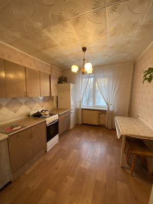 Продам трехкомнатную (3-комн.) квартиру, Школьная ул, 16, Воткинск г