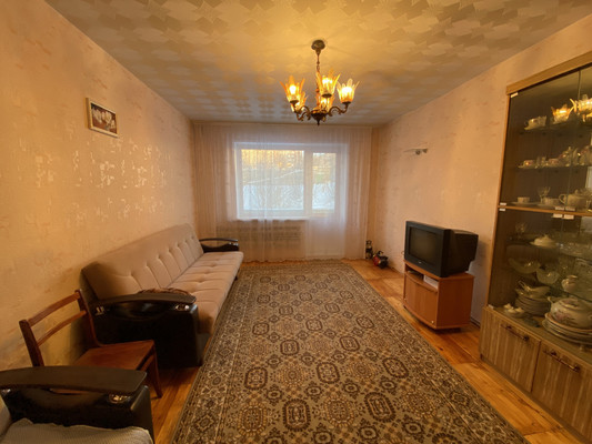 Продам трехкомнатную (3-комн.) квартиру, Школьная ул, 16, Воткинск г