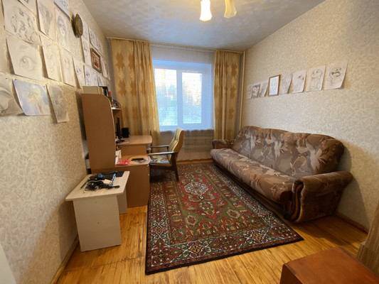 Продам трехкомнатную (3-комн.) квартиру, Школьная ул, 16, Воткинск г