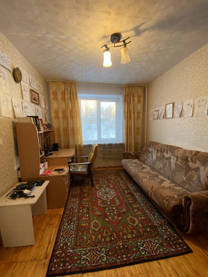 Продам трехкомнатную (3-комн.) квартиру, Школьная ул, 16, Воткинск г