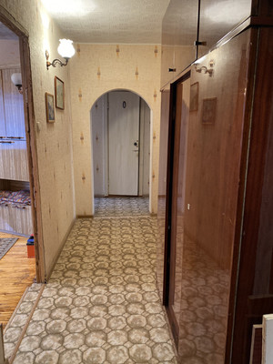 Продам трехкомнатную (3-комн.) квартиру, Школьная ул, 16, Воткинск г