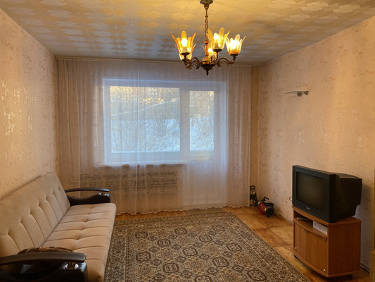 Продам трехкомнатную (3-комн.) квартиру, Школьная ул, 16, Воткинск г