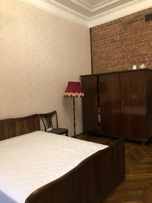 Продам комнату в 8-комн. квартире, Моховая ул, 28, Санкт-Петербург г