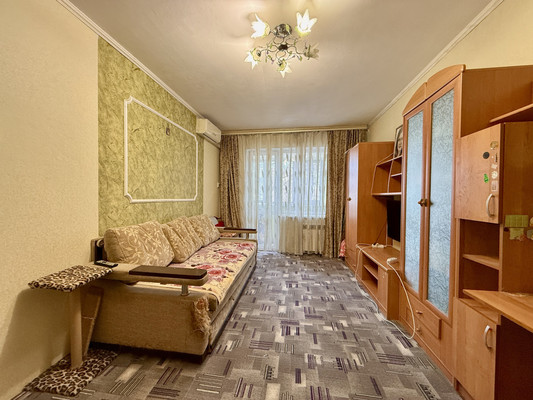 Продам двухкомнатную (2-комн.) квартиру, Марка Донского ул, 8, Симферополь г