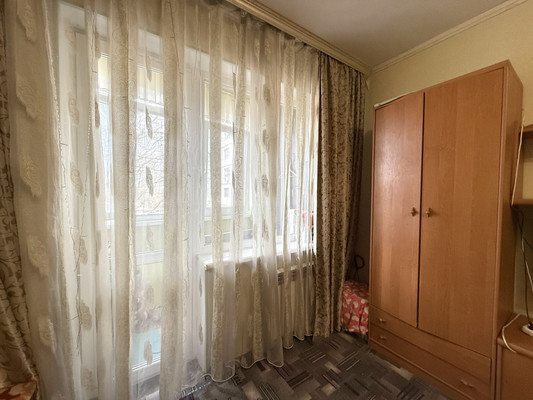 Продам двухкомнатную (2-комн.) квартиру, Марка Донского ул, 8, Симферополь г