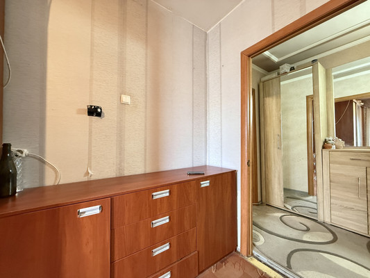 Продам двухкомнатную (2-комн.) квартиру, Марка Донского ул, 8, Симферополь г