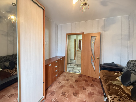 Продам двухкомнатную (2-комн.) квартиру, Марка Донского ул, 8, Симферополь г