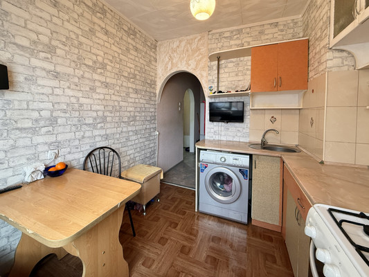 Продам двухкомнатную (2-комн.) квартиру, Марка Донского ул, 8, Симферополь г