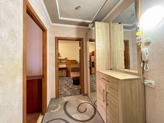 Продам двухкомнатную (2-комн.) квартиру, Марка Донского ул, 8, Симферополь г