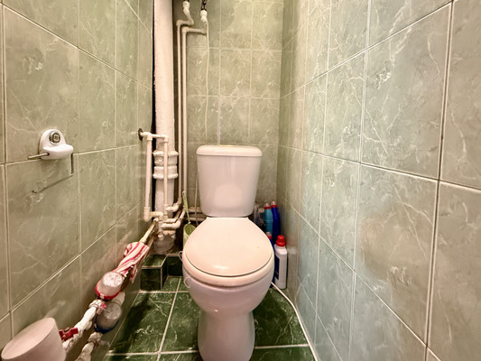 Продам двухкомнатную (2-комн.) квартиру, Марка Донского ул, 8, Симферополь г