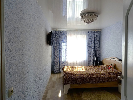 Продам трехкомнатную (3-комн.) квартиру, Калининградское шоссе ул, 18, Шоссейное п