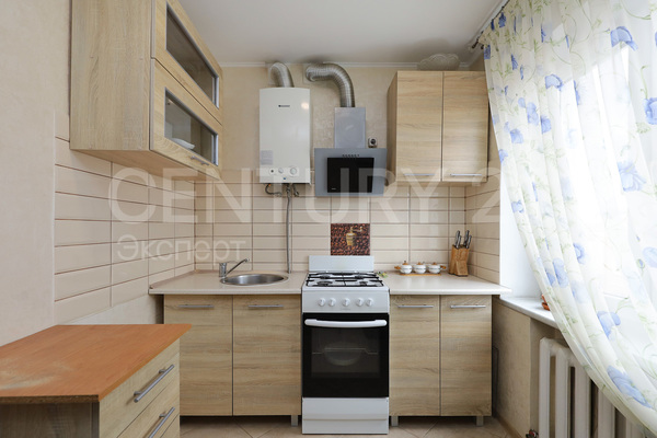 Продам трехкомнатную (3-комн.) квартиру, Омская ул, 8 , Калининград г