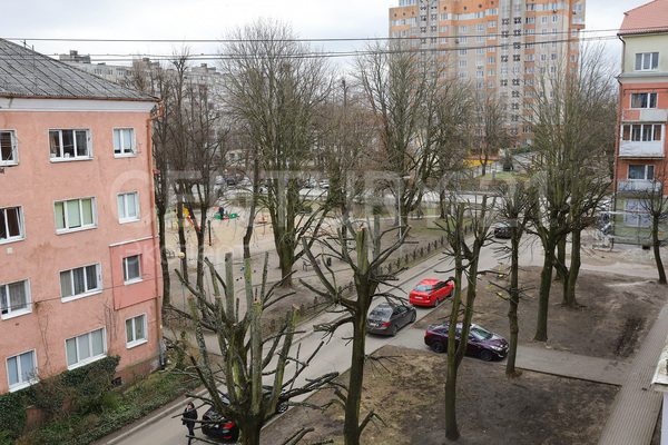 Продам трехкомнатную (3-комн.) квартиру, Омская ул, 8 , Калининград г