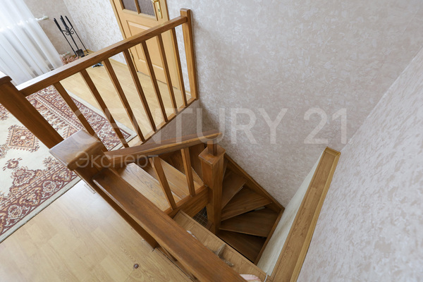 Продам трехкомнатную (3-комн.) квартиру, Омская ул, 8 , Калининград г