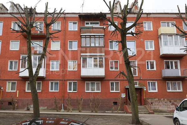 Продам трехкомнатную (3-комн.) квартиру, Омская ул, 8 , Калининград г