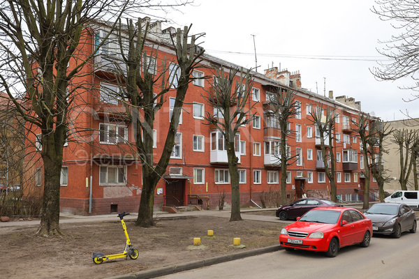 Продам трехкомнатную (3-комн.) квартиру, Омская ул, 8 , Калининград г