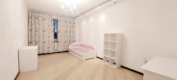 Продам трехкомнатную (3-комн.) квартиру, Хороводная ул, 50, Казань г