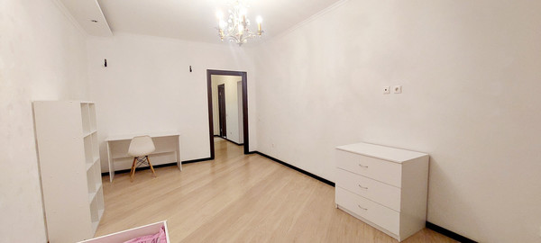 Продам трехкомнатную (3-комн.) квартиру, Хороводная ул, 50, Казань г