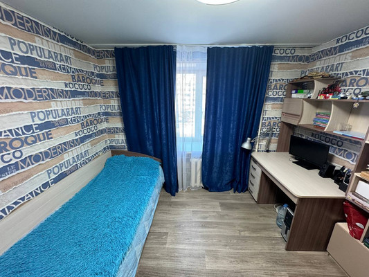 Продам трехкомнатную (3-комн.) квартиру, Первостроителей пр-кт, 15, Комсомольск-на-Амуре г