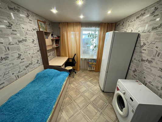 Продам трехкомнатную (3-комн.) квартиру, Первостроителей пр-кт, 15, Комсомольск-на-Амуре г