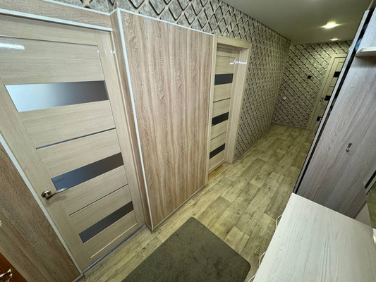 Продам трехкомнатную (3-комн.) квартиру, Первостроителей пр-кт, 15, Комсомольск-на-Амуре г