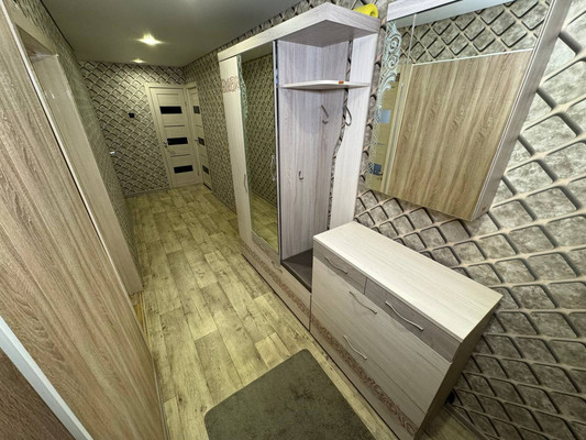 Продам трехкомнатную (3-комн.) квартиру, Первостроителей пр-кт, 15, Комсомольск-на-Амуре г
