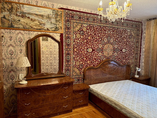 Продам двухкомнатную (2-комн.) квартиру, Стройкова ул, 11, Рязань г