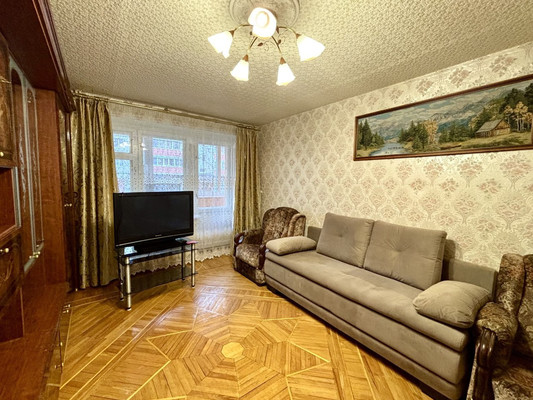 Продам двухкомнатную (2-комн.) квартиру, Стройкова ул, 11, Рязань г