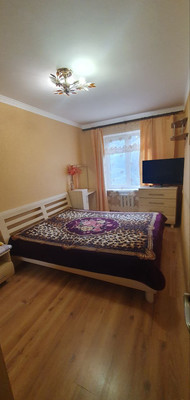Продам двухкомнатную (2-комн.) квартиру, 50 лет Октября ул, 13, Алушта г